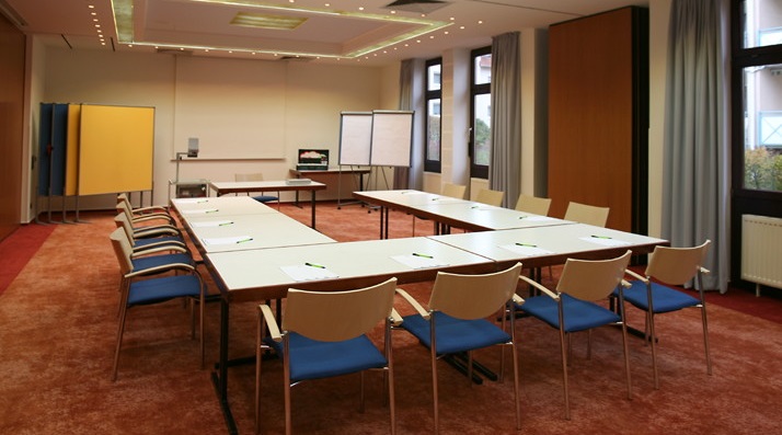 Meeting_room_U-Form